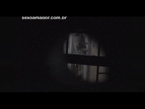❤️ Sarışın, içi boş tuğlaların arkasına gizlenmiş bir mahalle röntgencisi tarafından gizlice videoya alınır ️❌ Süper seks pornoda tr.sexeey.ru